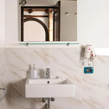 C&o Savoia Deluxe Konukevi Cagliari