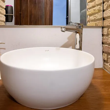 C&o Savoia Deluxe Konukevi Cagliari
