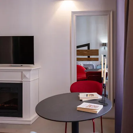 C&o Savoia Deluxe Guest house