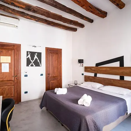 C&o Savoia Deluxe Konukevi Cagliari